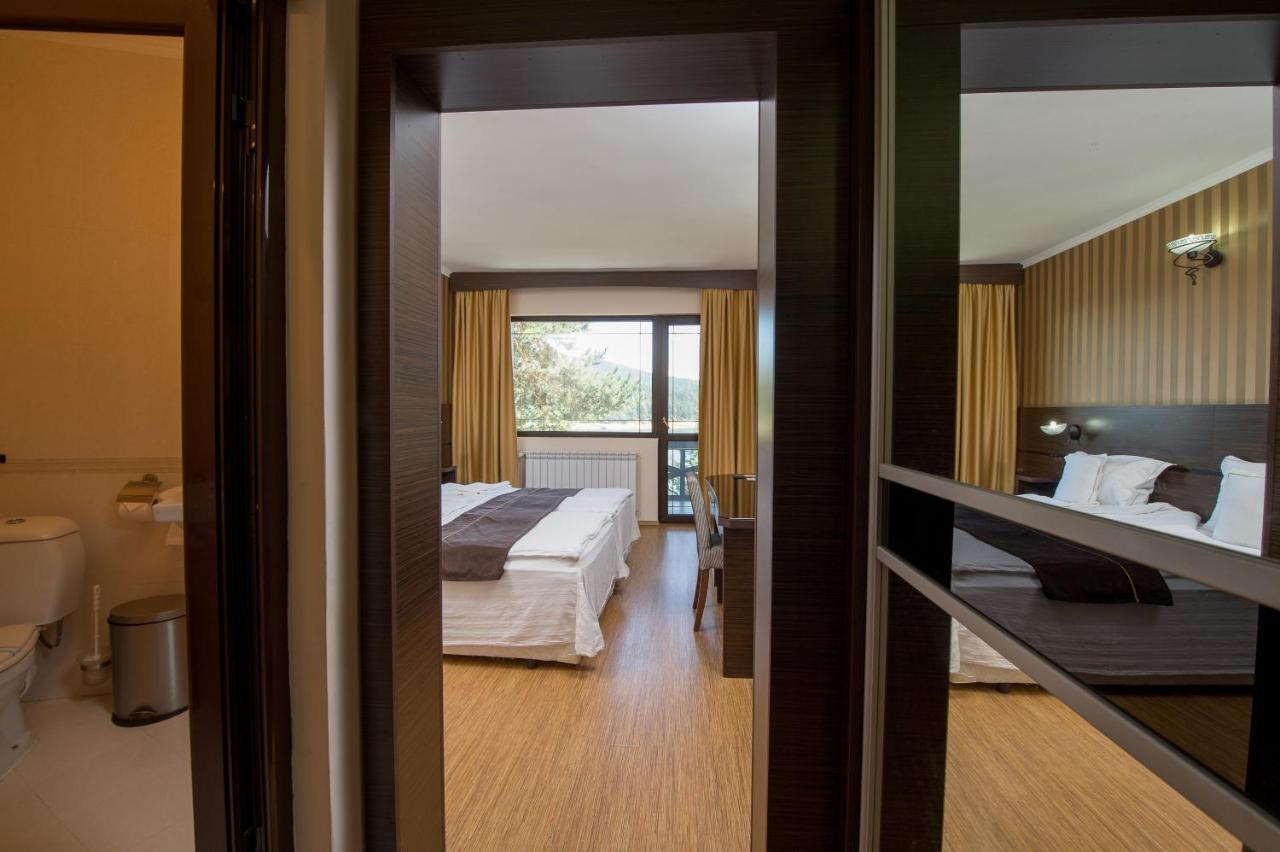 Family Hotel Hebar Batak Esterno foto