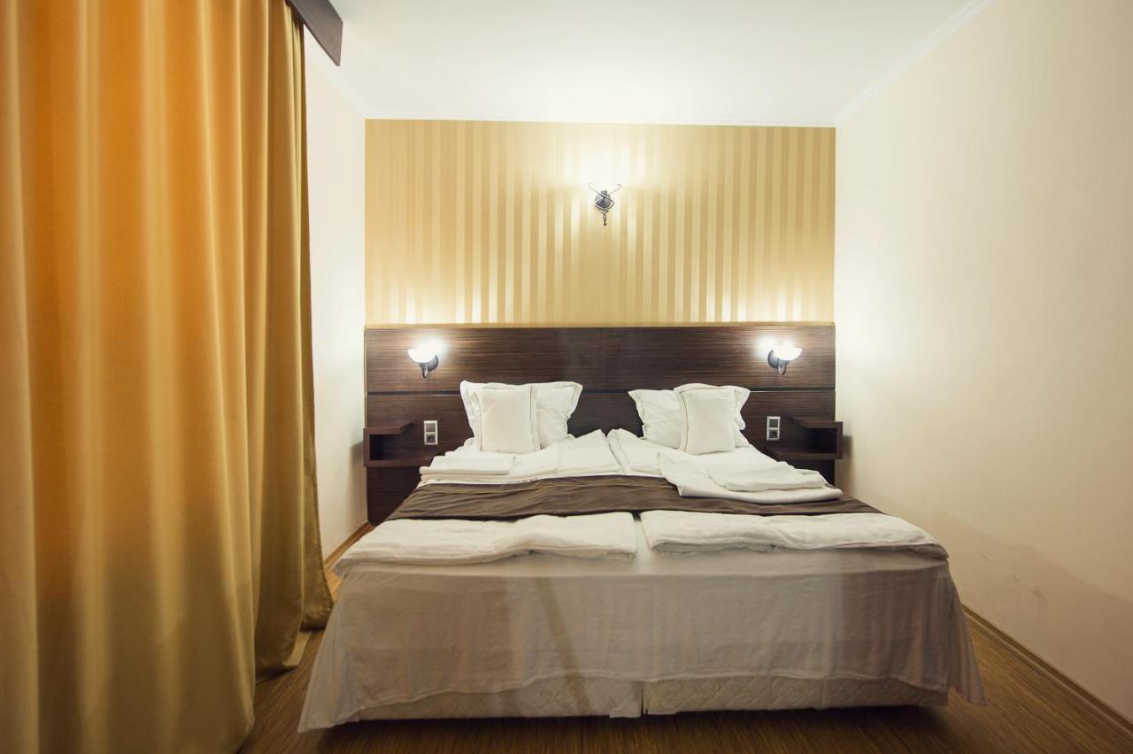 Family Hotel Hebar Batak Esterno foto