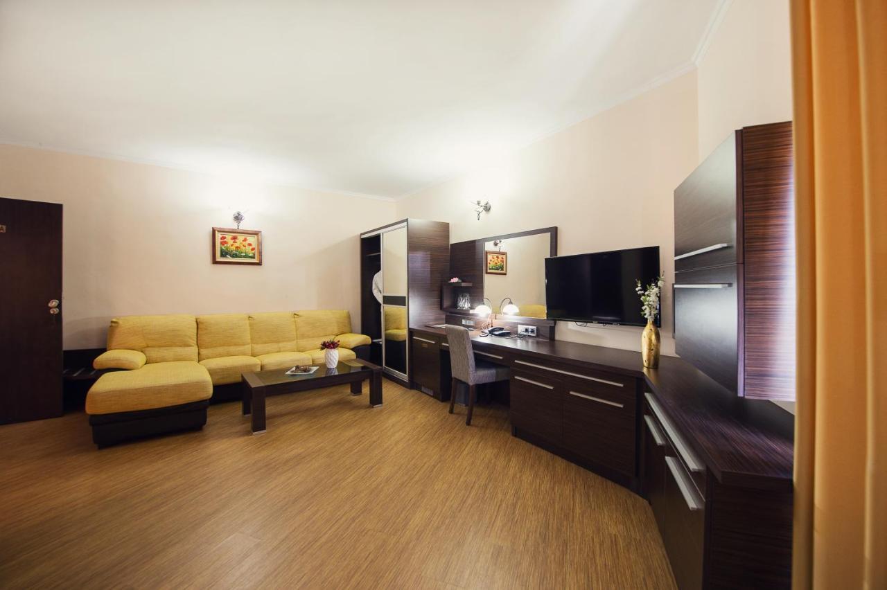 Family Hotel Hebar Batak Esterno foto