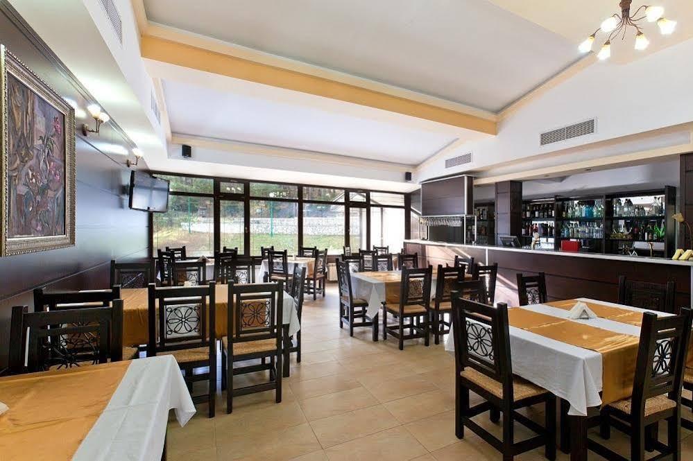 Family Hotel Hebar Batak Esterno foto
