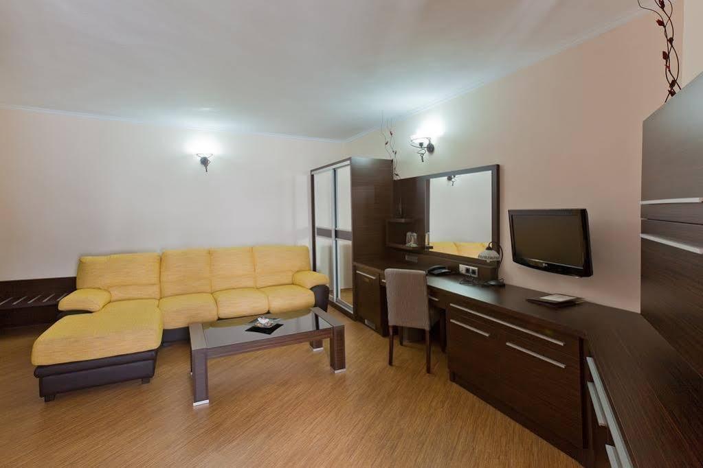 Family Hotel Hebar Batak Esterno foto