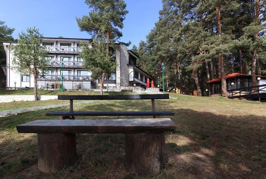 Family Hotel Hebar Batak Esterno foto